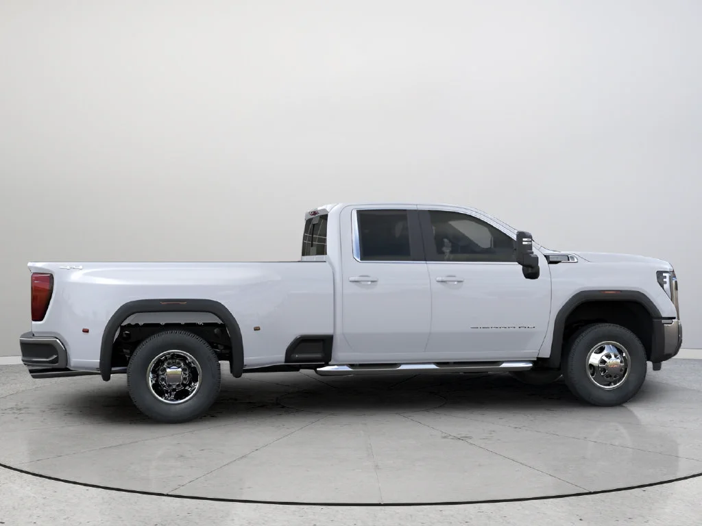 Used 2026 Summit White GMC SLE DRW image 8