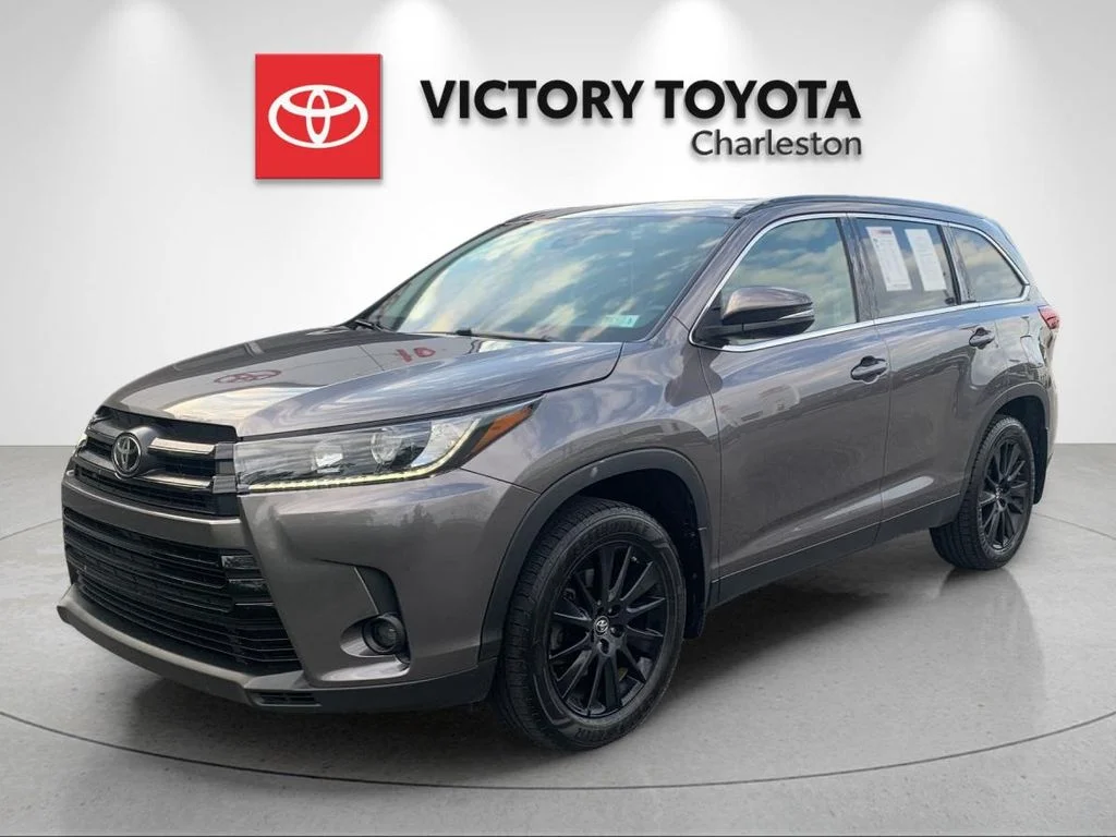 Used 2019 Gray Toyota SE image 1