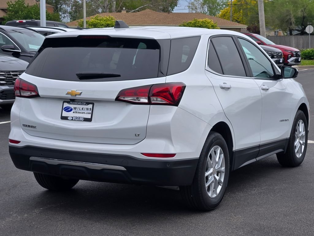 Used 2024 Summit White Chevrolet LT image 11