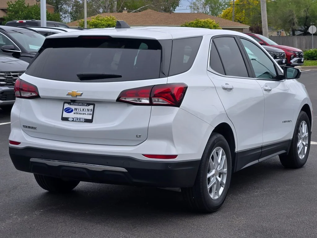 Used 2024 Summit White Chevrolet LT image 11