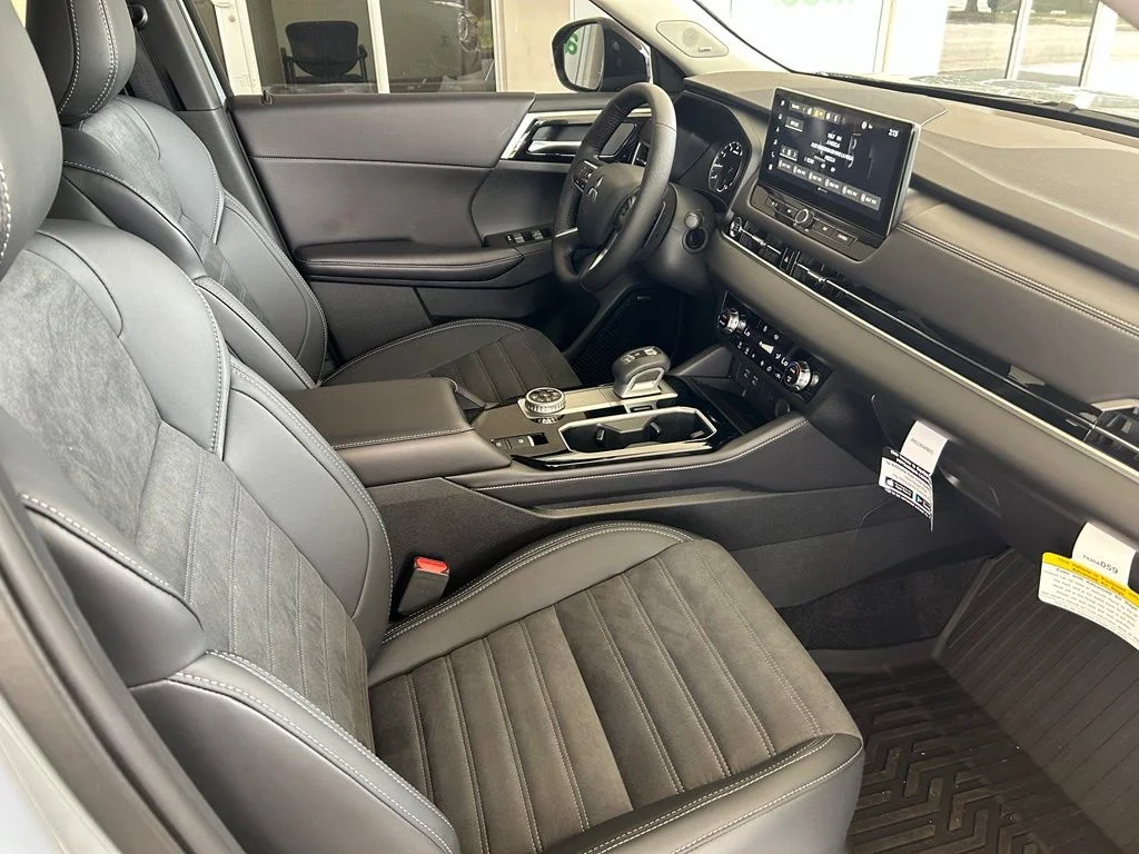 New 2026 Gray Mitsubishi Trail Edition image 26
