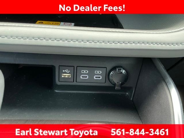 Used 2024  Toyota Limited image 37