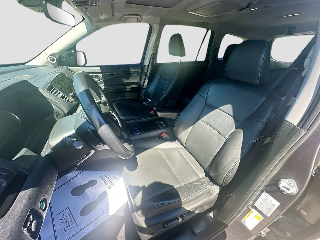 Used 2021 Gray Honda Touring 8-Passenger image 22