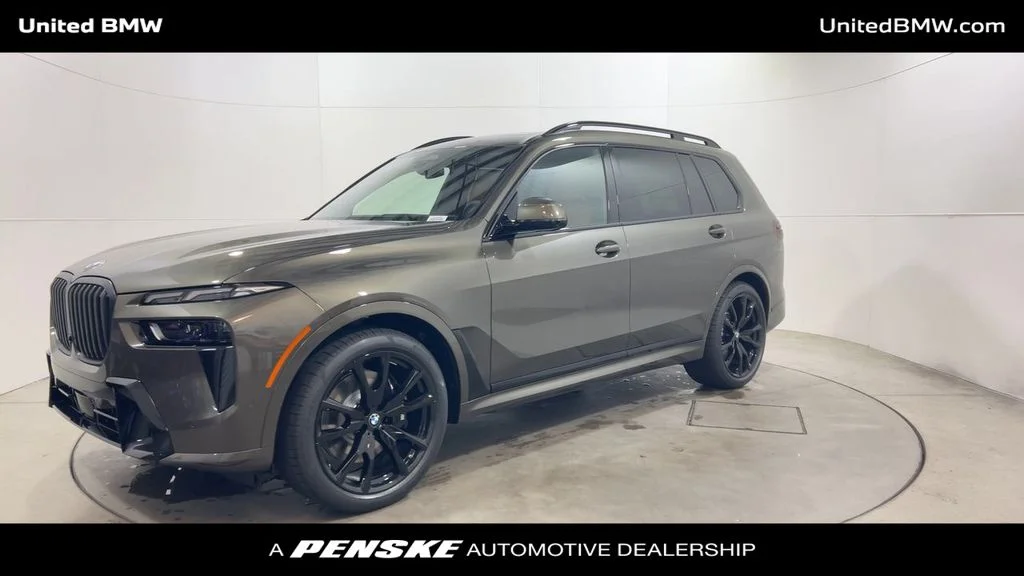 Used 2026 Manhattan Green Metallic BMW xDrive40i image 4