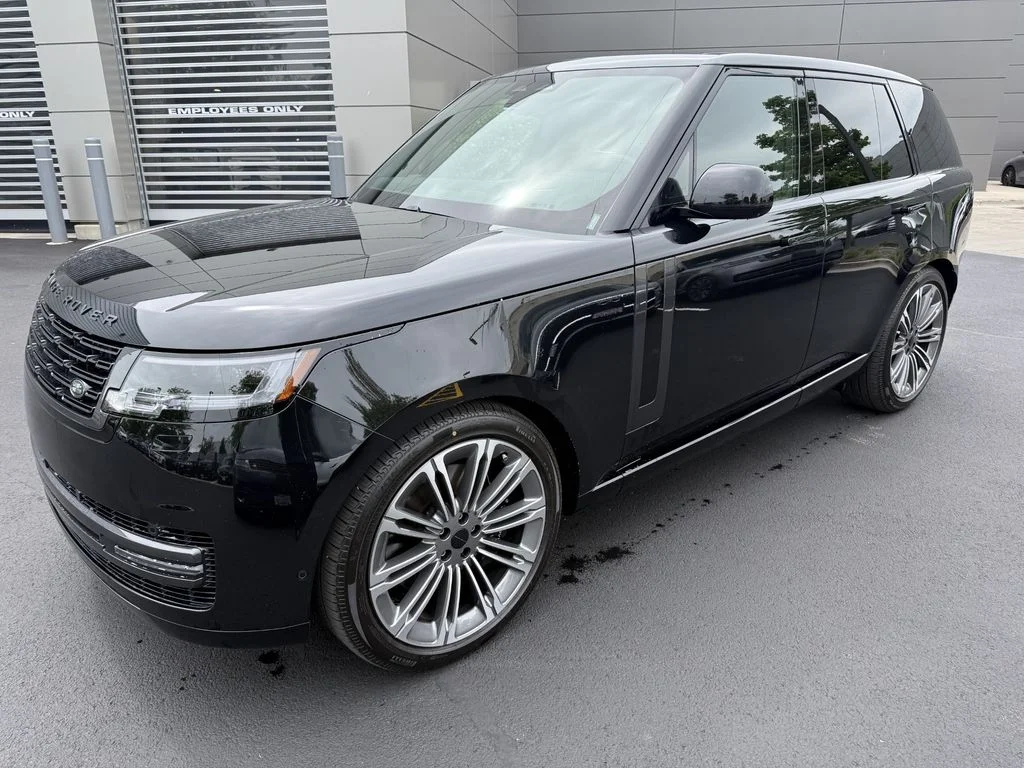 2025 Land Rover Range Rover 4.4 SE SWB's photo