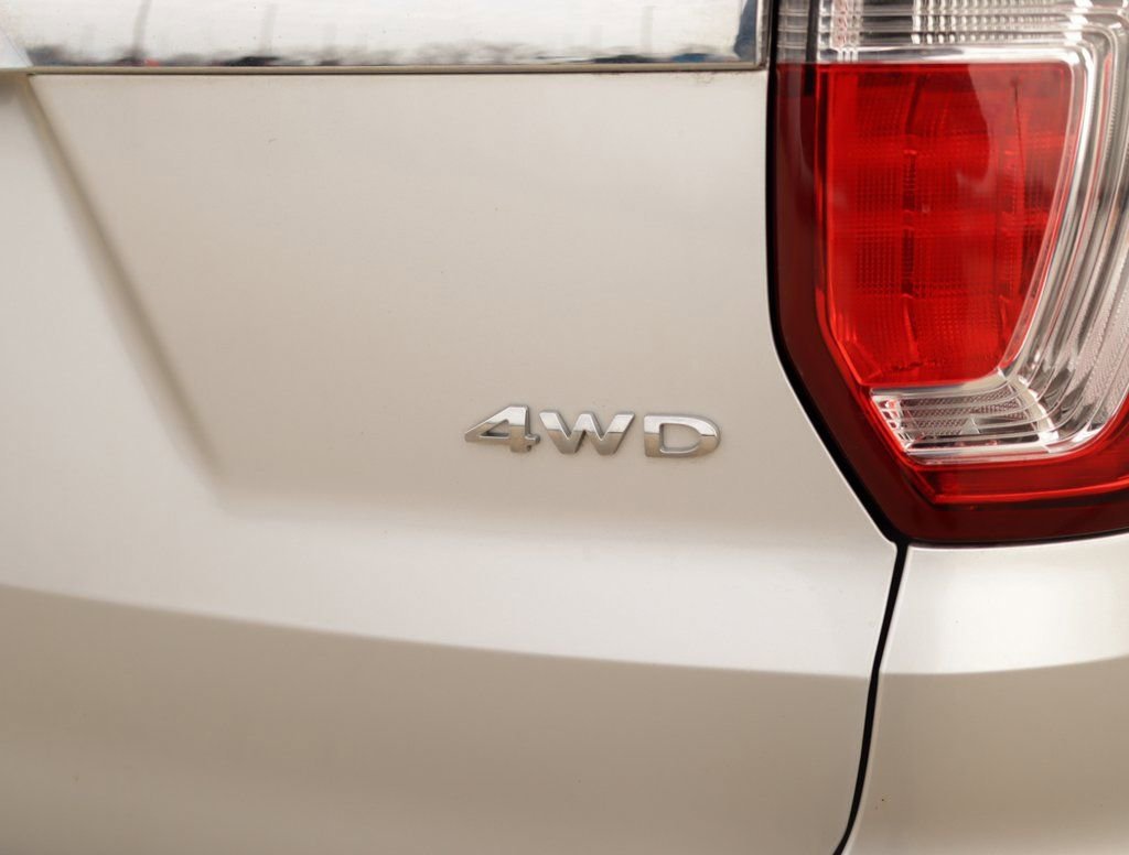 Used 2018 Silver Ford Limited image 39