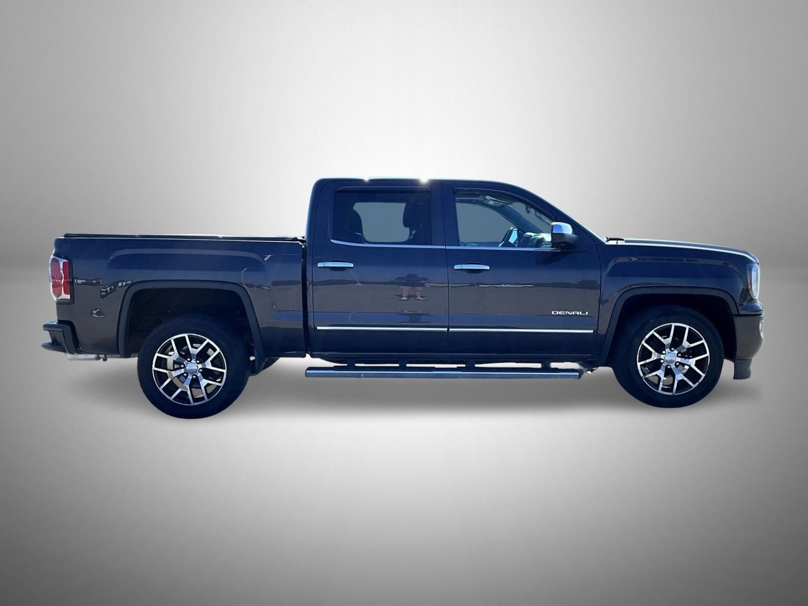 Used 2016 Gray GMC Denali image 4