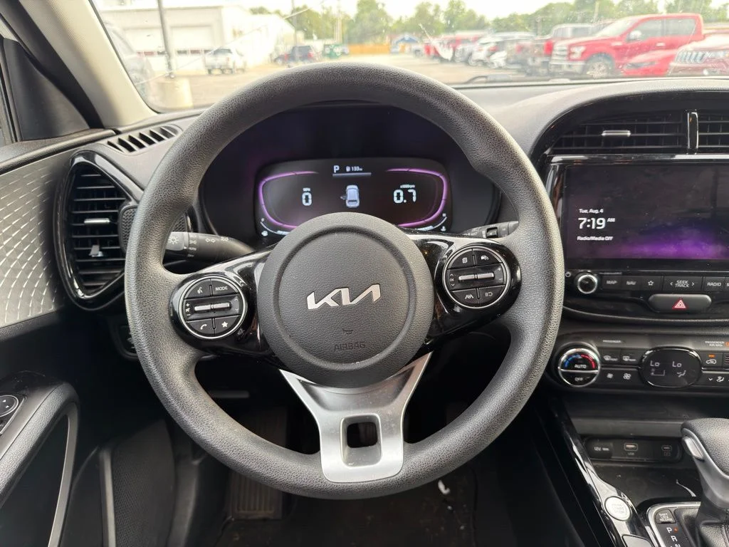 Used 2023 White Kia S image 11