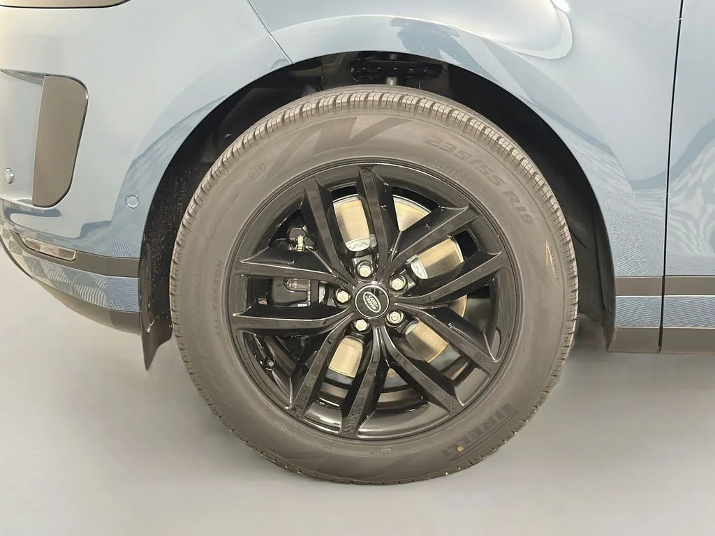 New 2026 Tribeca Blue Land Rover S image 33