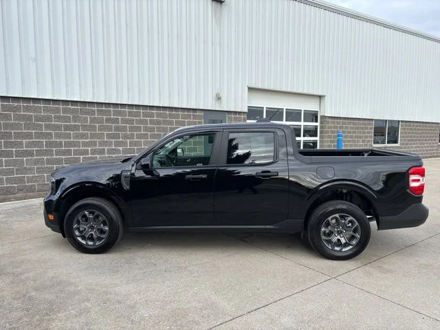 New 2026 Shadow Black Ford XLT image 9