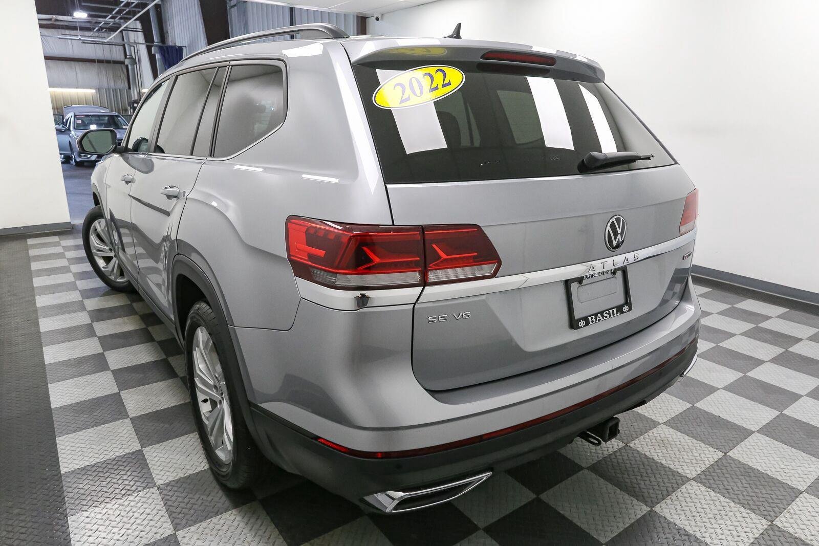 Used 2022 Pyrite Silver Metallic Volkswagen 3.6L V6 SE w/Technology image 11