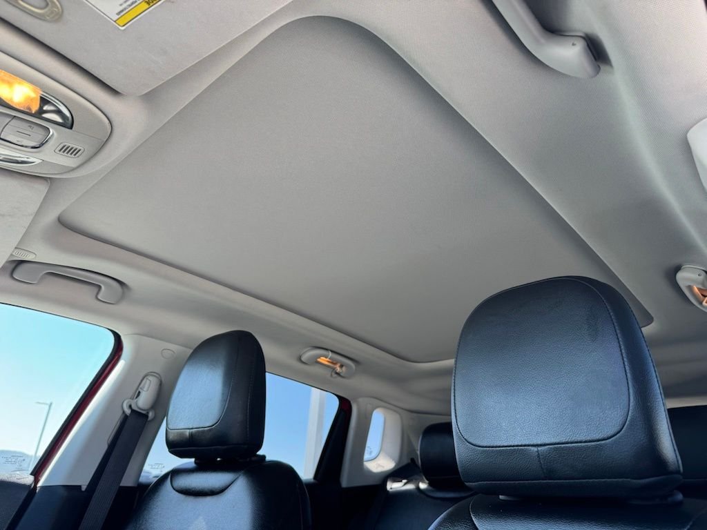 Used 2020 Red Line Jeep Latitude image 17