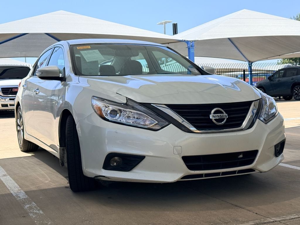 Used 2016 Pearl White Nissan 2.5 SL image 2