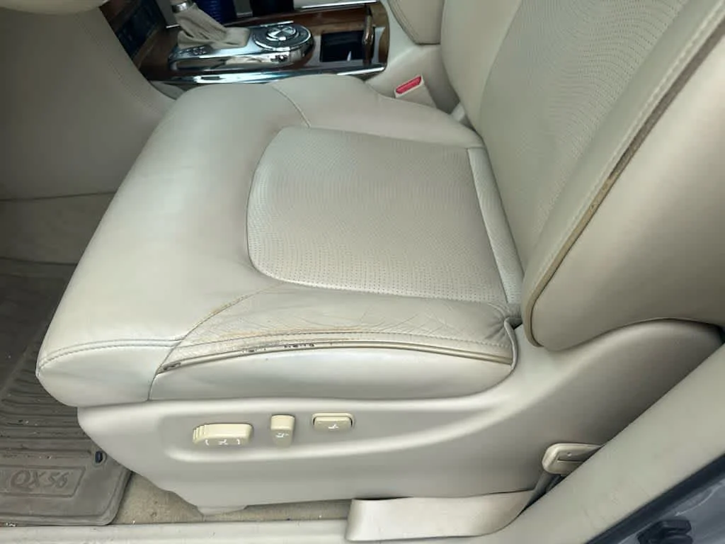 Used 2011 Liquid Platinum INFINITI 8-passenger image 7