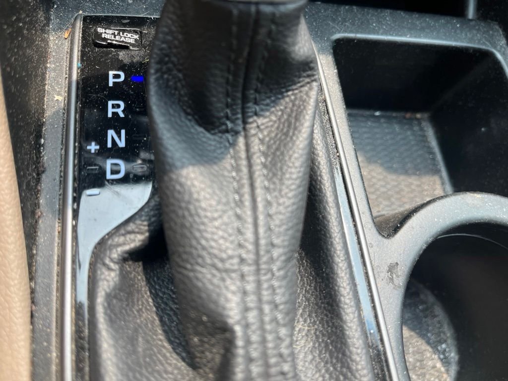 Used 2017 Black Hyundai SE Plus image 20