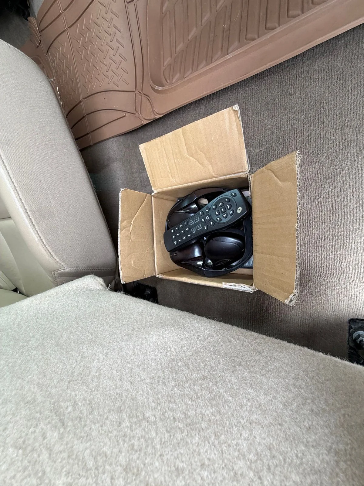 Used 2011 Black Chevrolet LTZ image 33