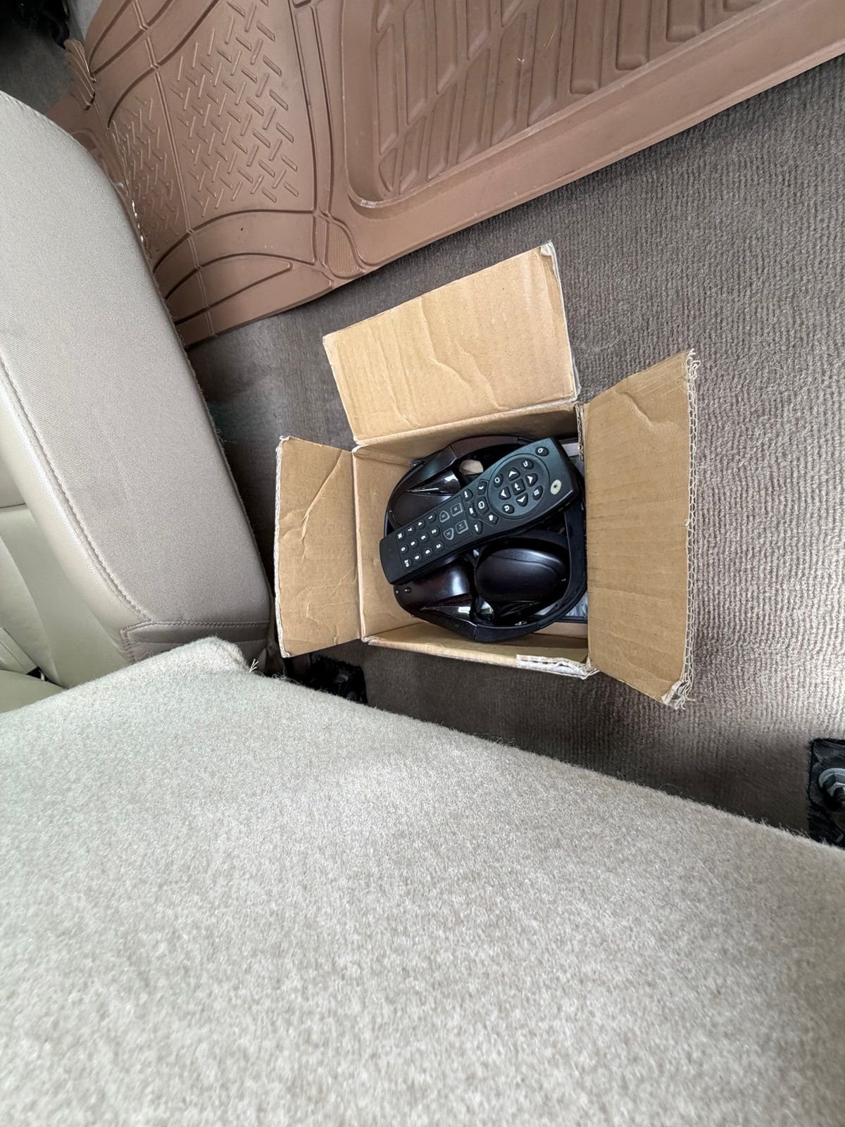 Used 2011 Black Chevrolet LTZ image 33