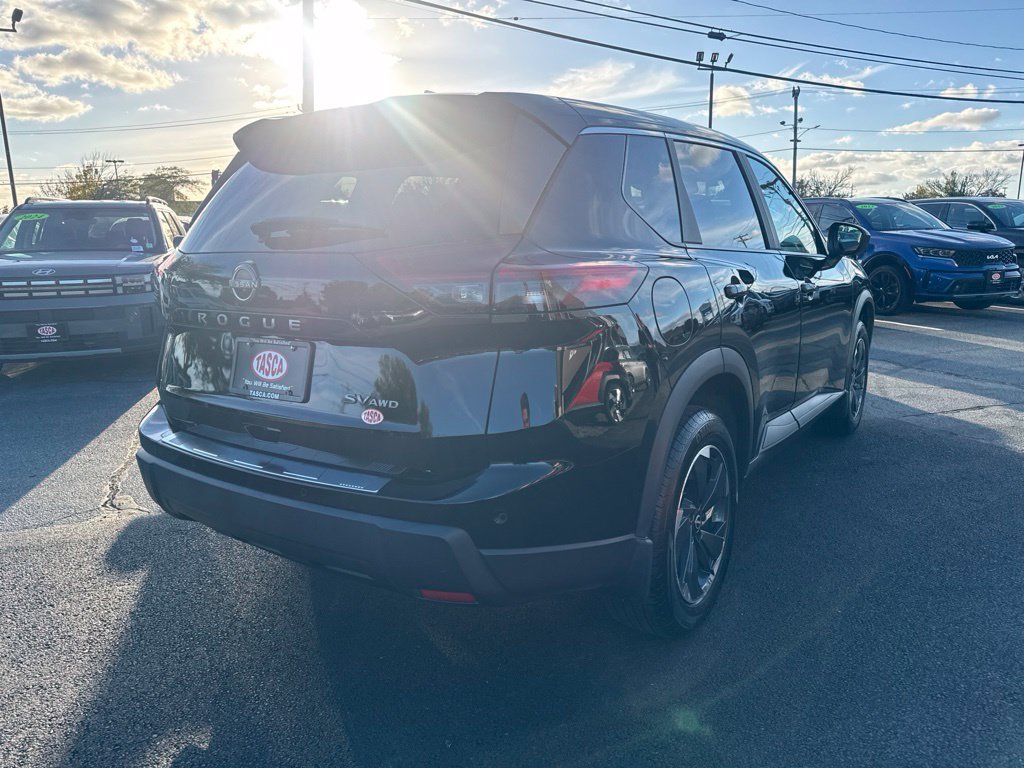 2024 Nissan Rogue SV - Photo 5