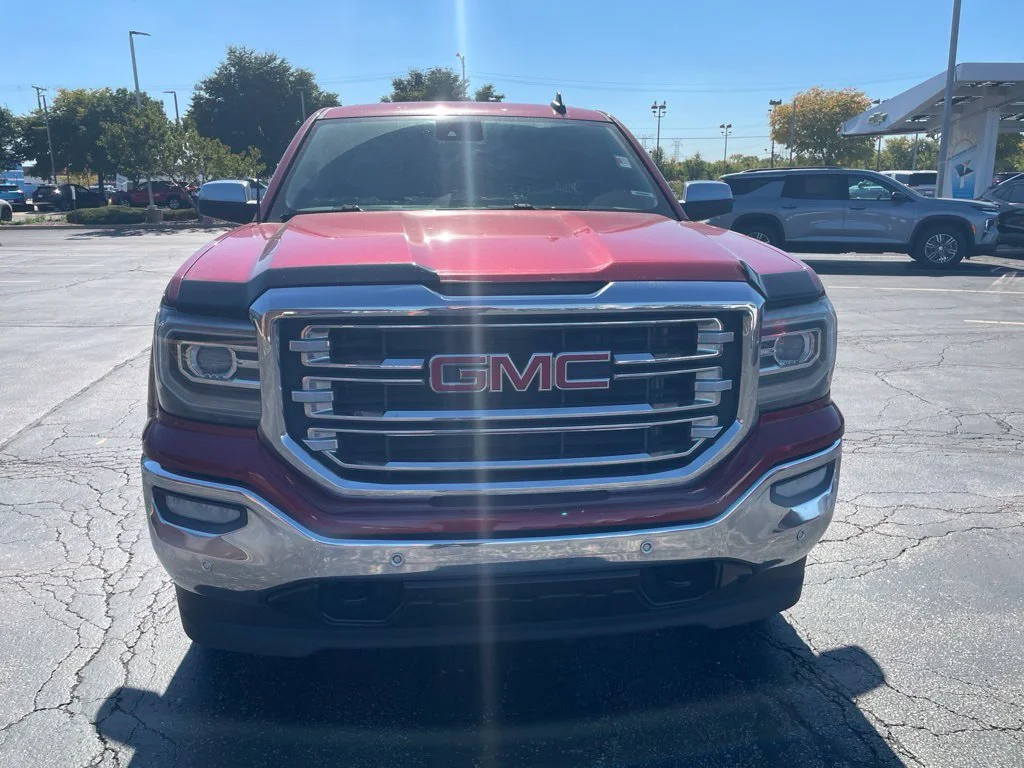 Used 2018 Red GMC SLT image 9