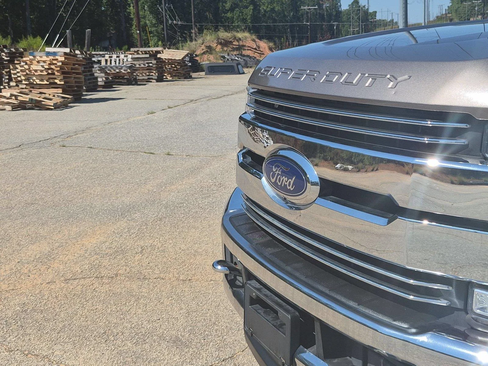 Used 2018 Stone Gray Metallic Ford LARIAT image 13