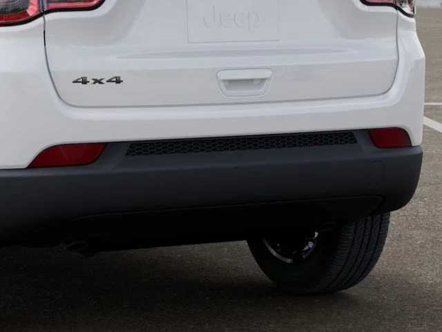 New 2026 Bright White Clear-Coat Exterior Paint Jeep Latitude image 13