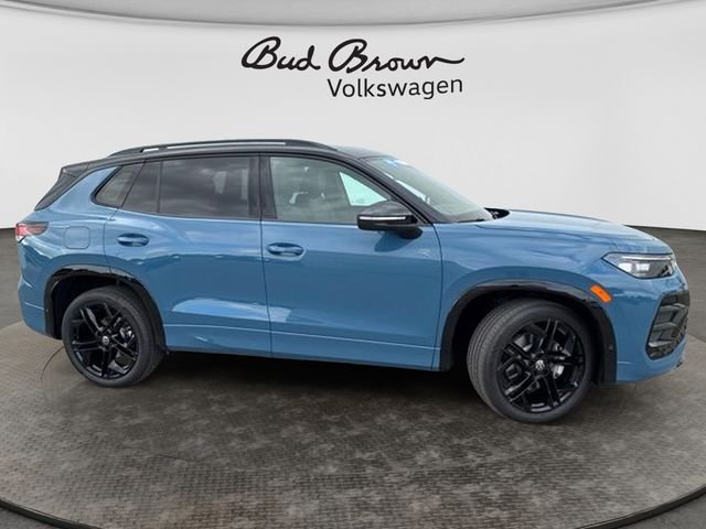 New 2026 Monterey Blue W/Deep Black Roof Volkswagen SE R-Line Black image 2