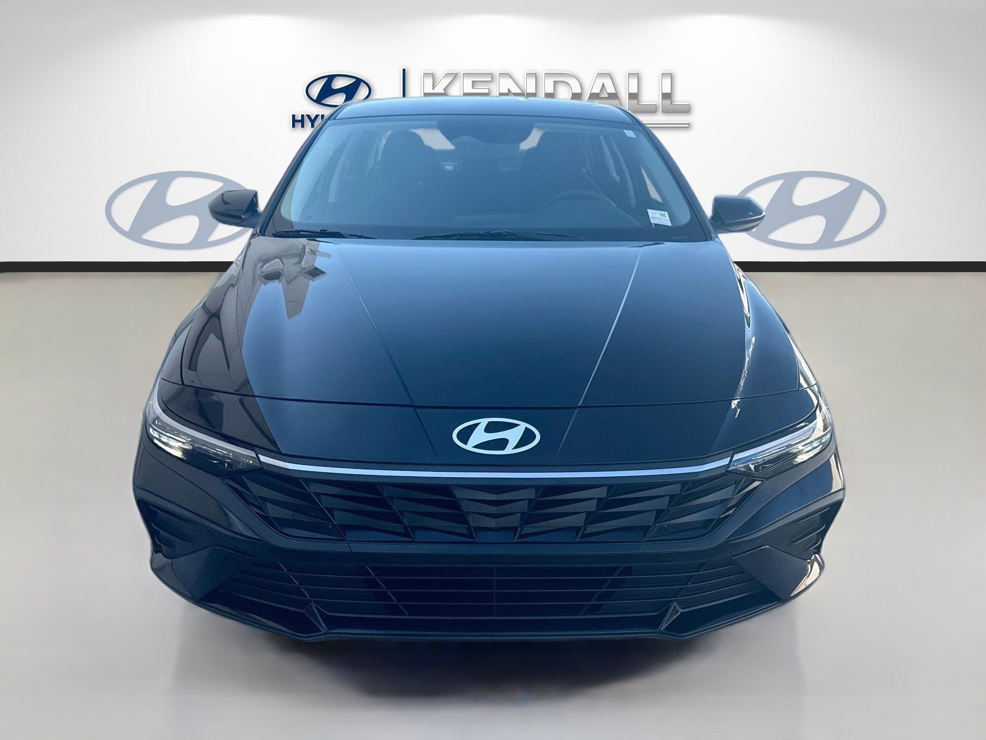 Used 2025 Abyss Black Hyundai SE image 2