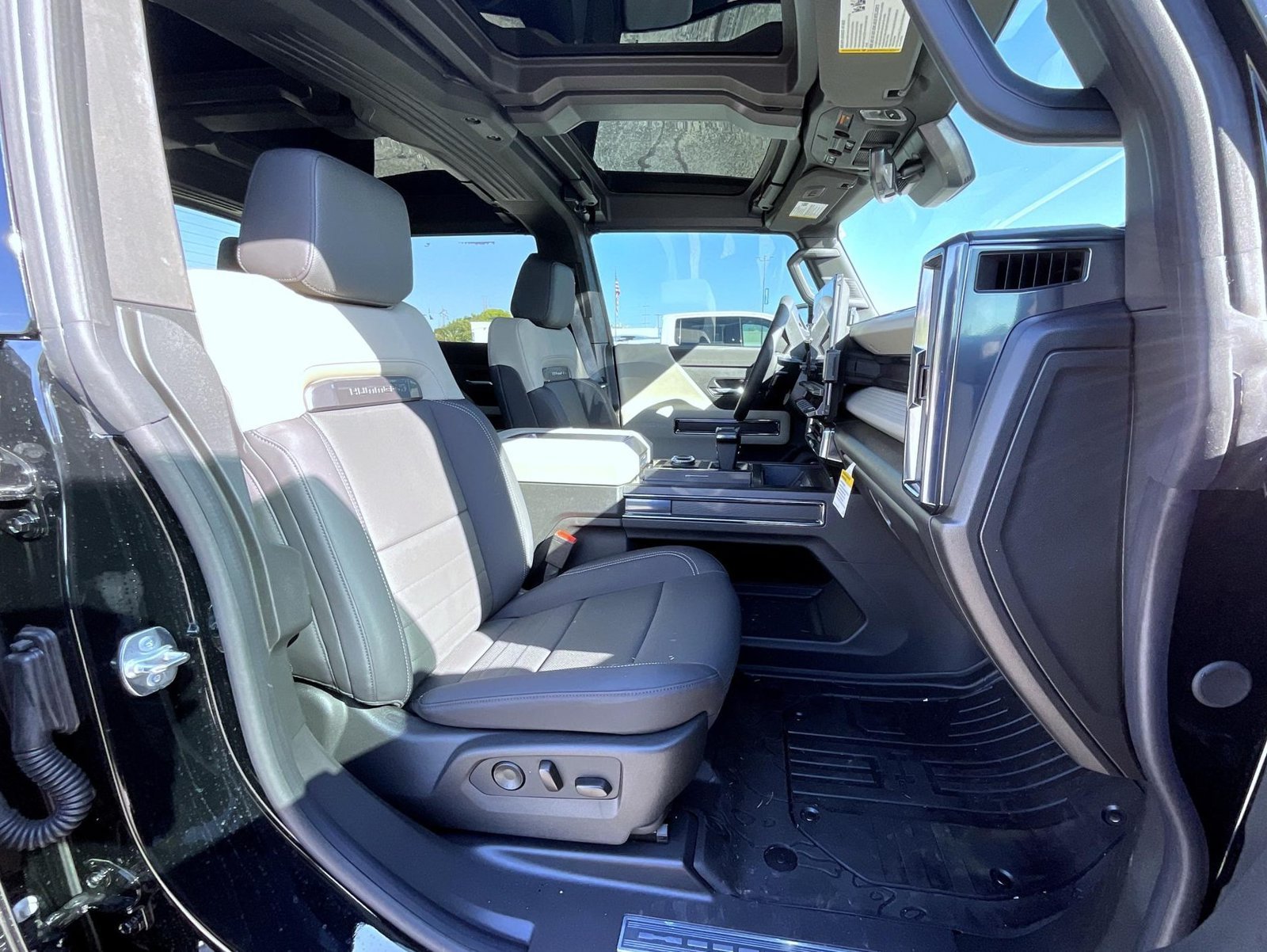 2026 GMC HUMMER EV 3X - Photo 15