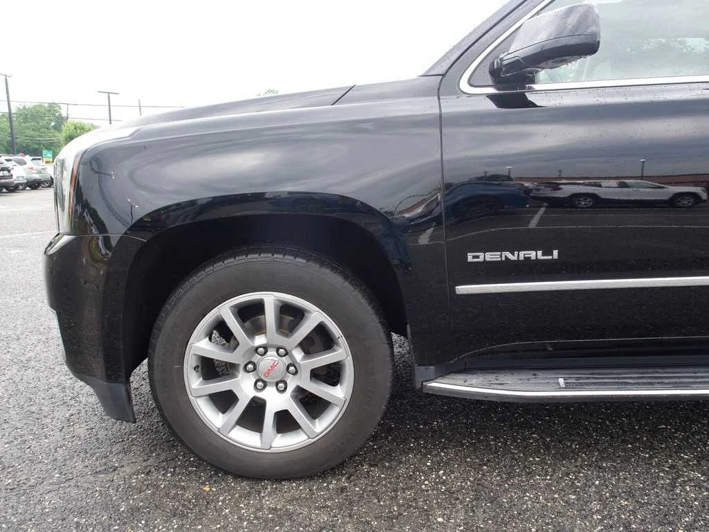 Certified Used 2019 ONYX BLACK GMC Denali image 9