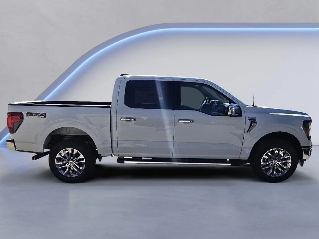 New 2026 White Ford XLT image 4