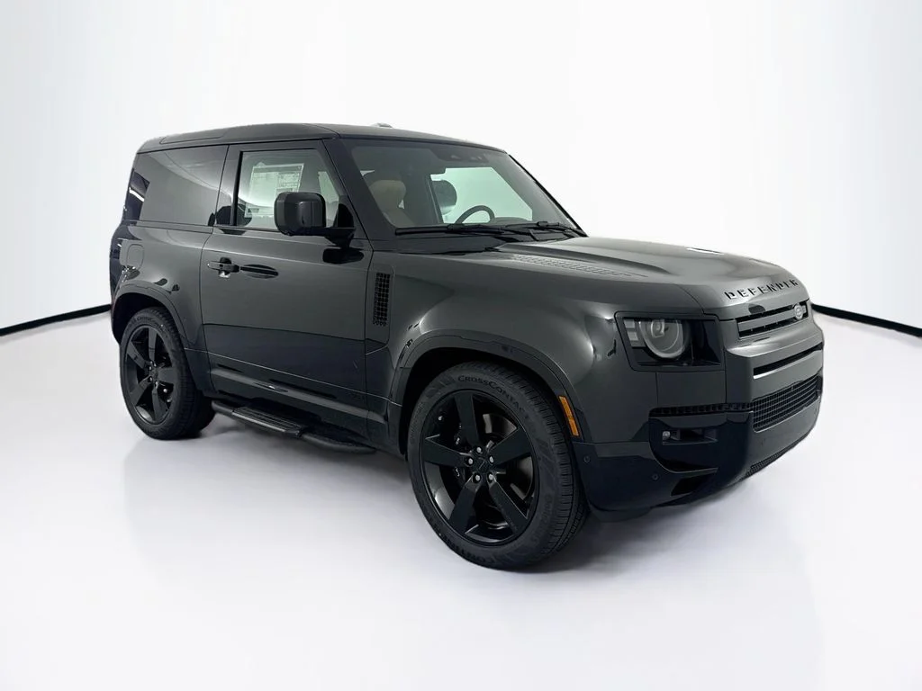 New 2026 Santorini Black Land Rover V8 image 3