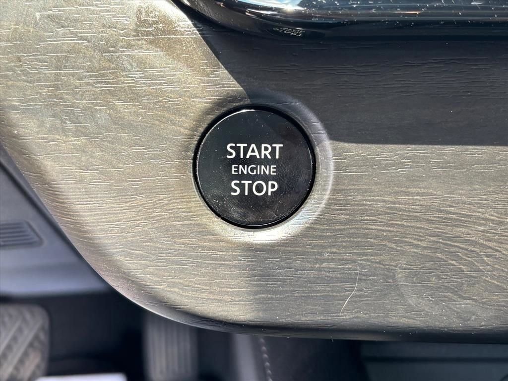 Used 2025 Red Nissan SL image 18