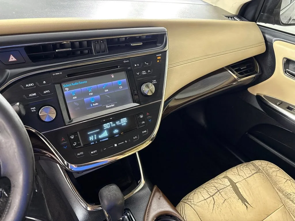 Used 2015 Gray Toyota XLE Touring image 33