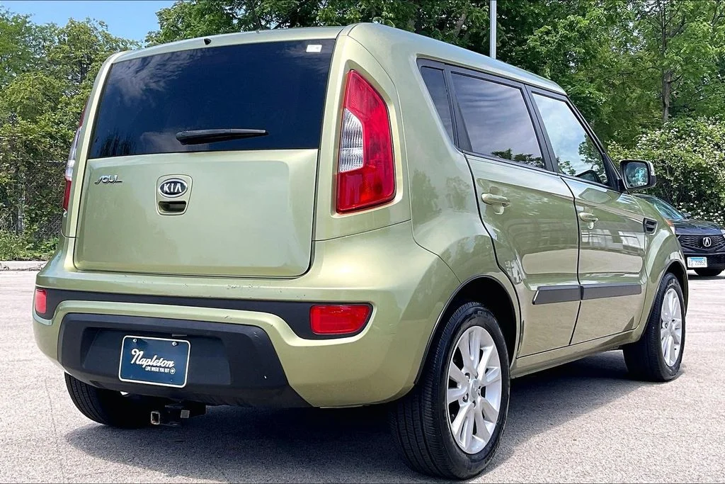 Used 2012 Green Kia Plus image 13