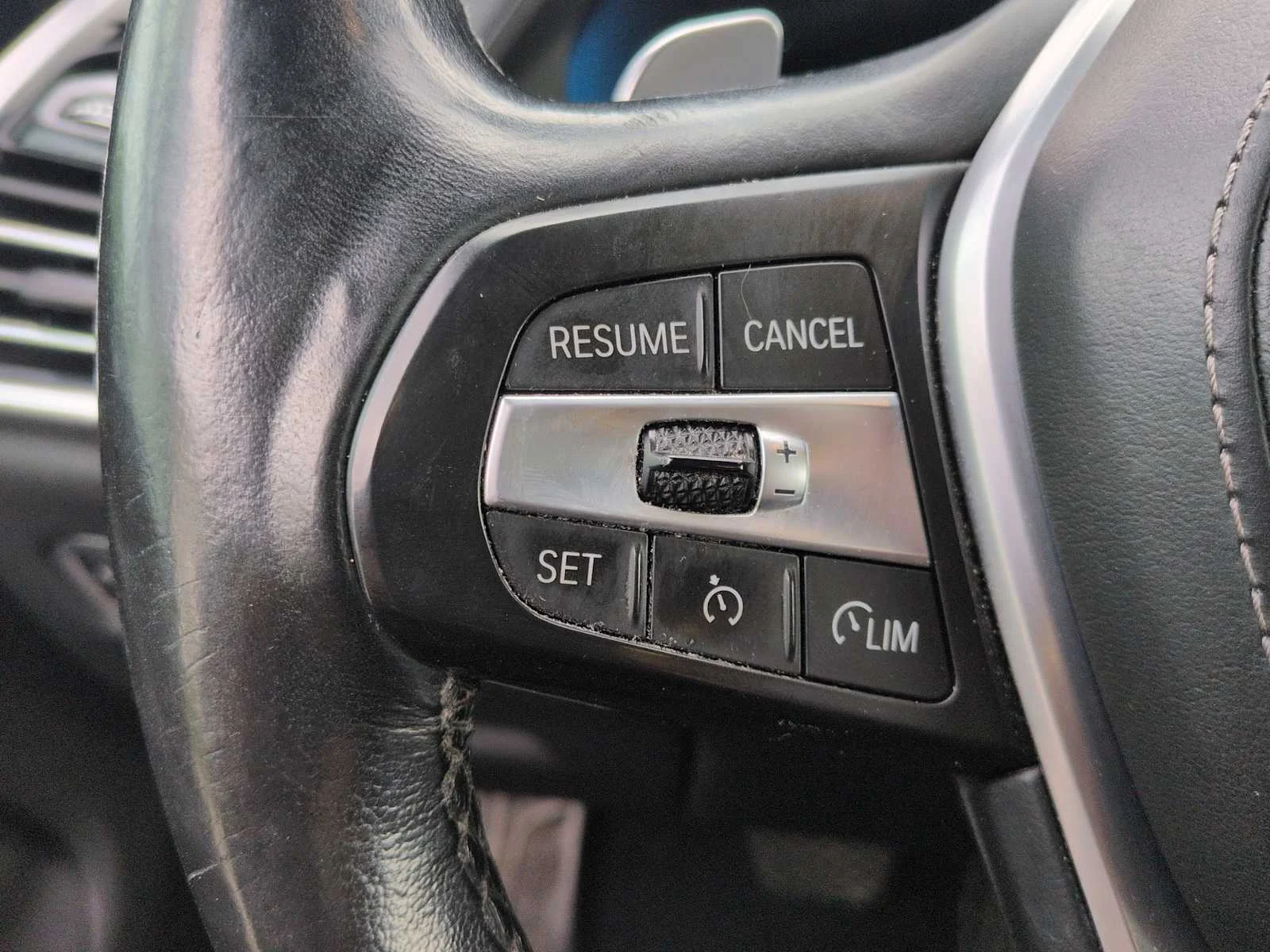 Used 2019 Phytonic Blue Metallic BMW xDrive40i image 25