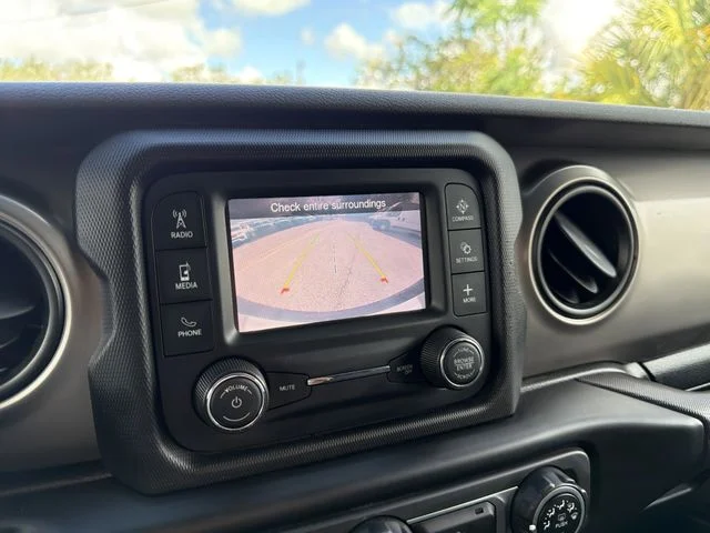 Used 2020 White Jeep Unlimited Sport S image 23