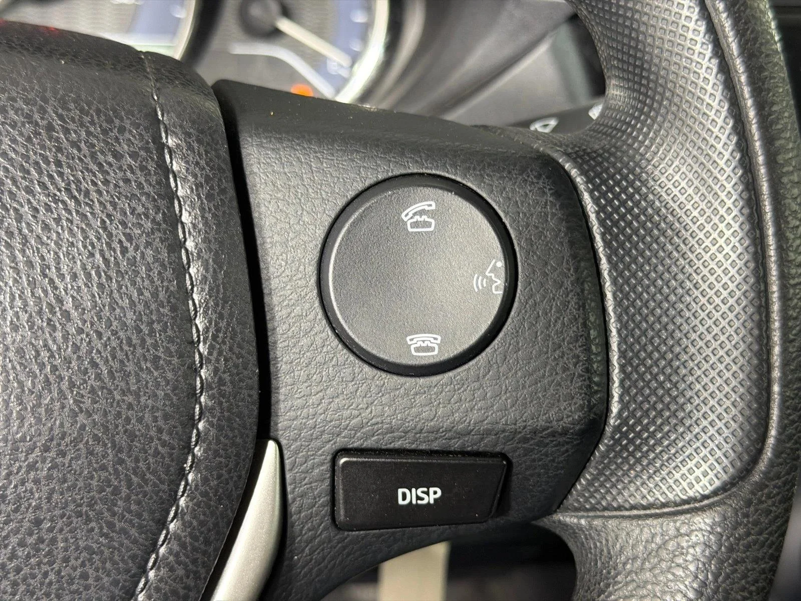 Used 2016 White Toyota L image 25