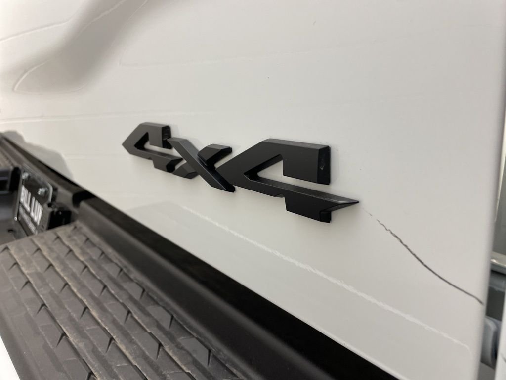 New 2026 Bright White Clear-Coat Exterior Paint RAM Limited SRW image 5
