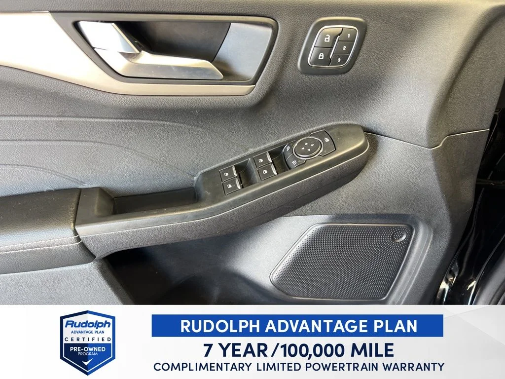 Used 2022 Black Ford SEL image 12