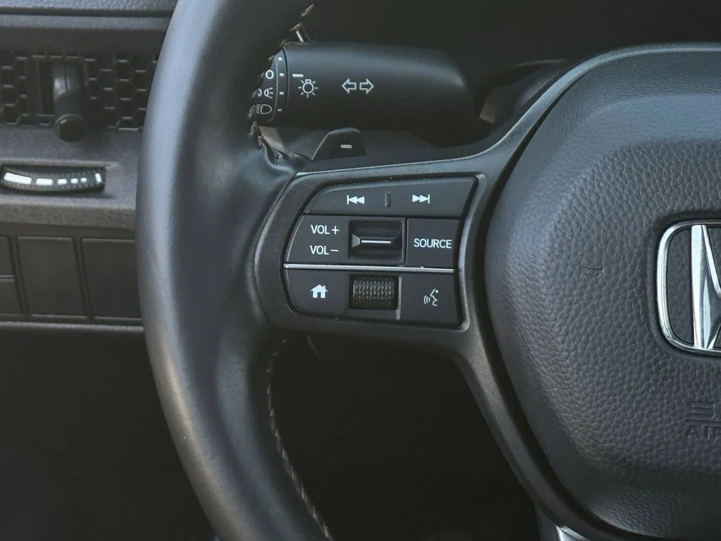 Used 2025  Honda Sport image 15