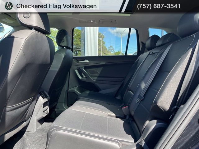 Used 2021 Deep Black Pearl Volkswagen 2.0T SE With 3rd Row image 27