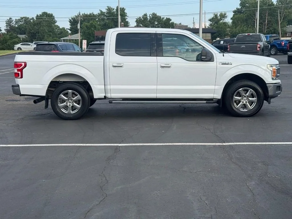 Used 2019 Oxford White Ford XLT image 2