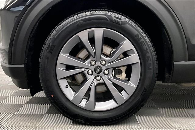 2024 Ford Explorer XLT - Photo 10