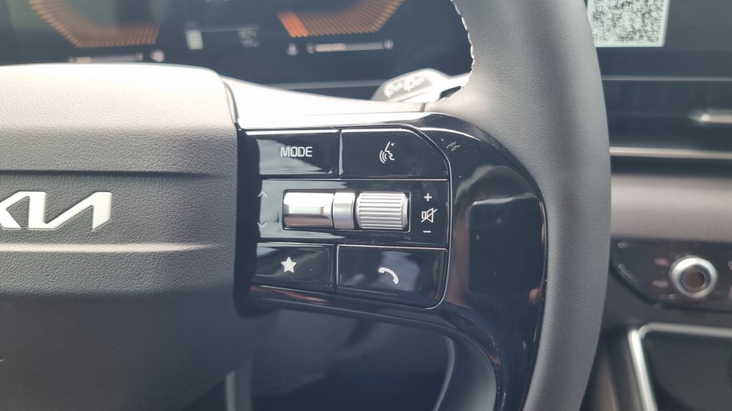 New 2027 Ceramic Silver Kia EX image 22