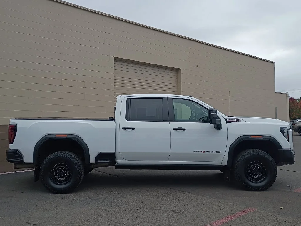 Used 2025 White GMC AT4X image 3