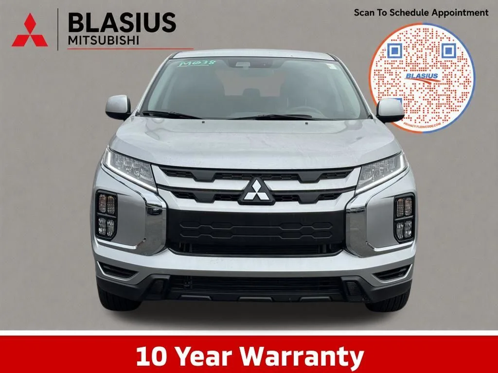 New 2025 Silver Mitsubishi 2.0 ES image 2