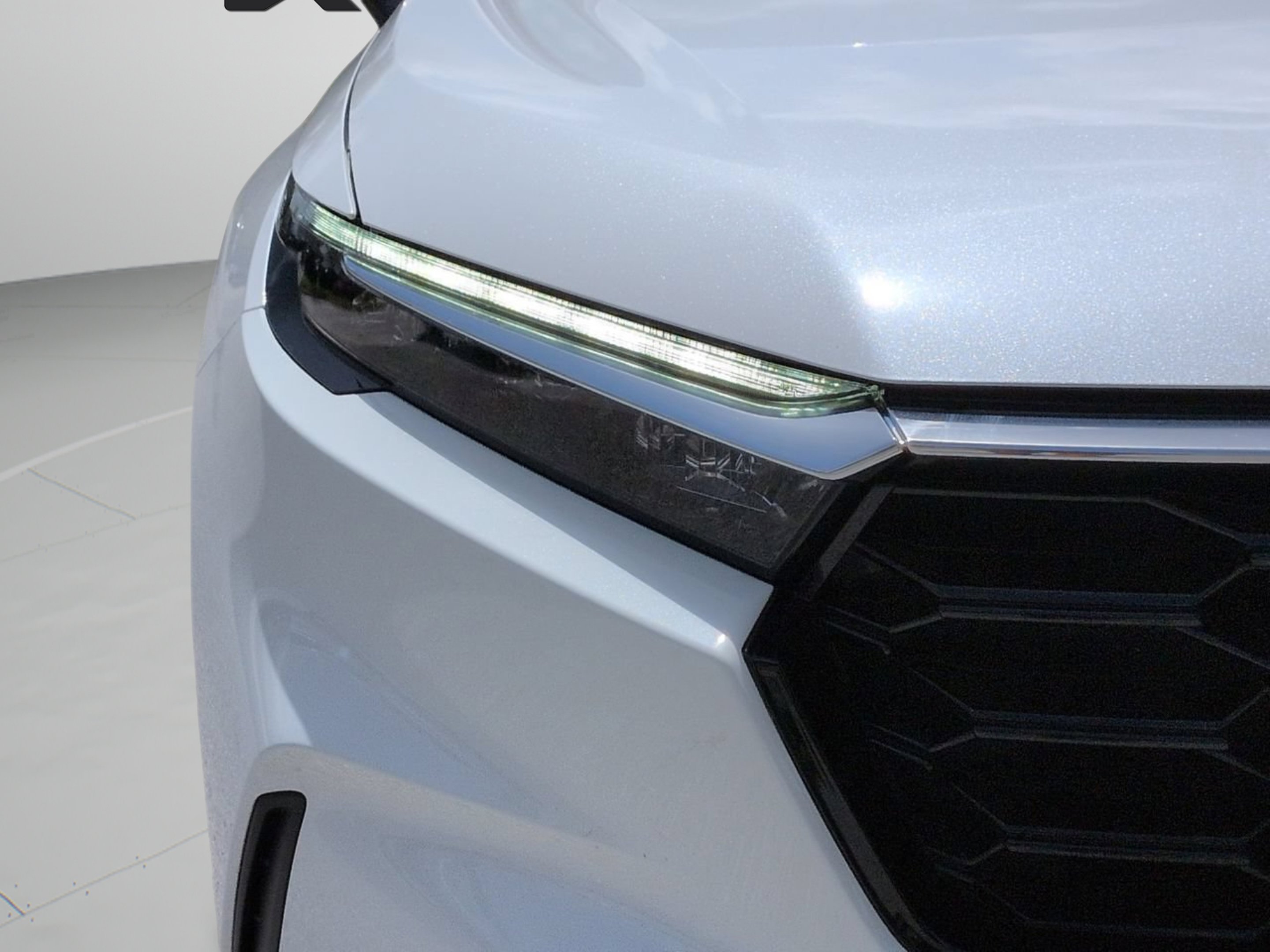 Used 2024 White Honda EX-L image 11