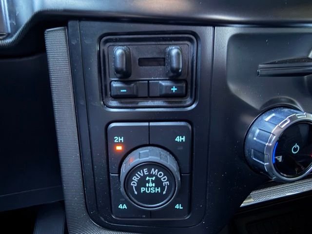 Used 2024 Silver Metallic Ford Platinum image 29