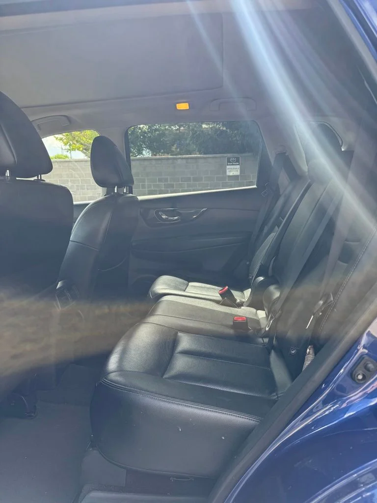 Used 2018 Blue Nissan SL image 12