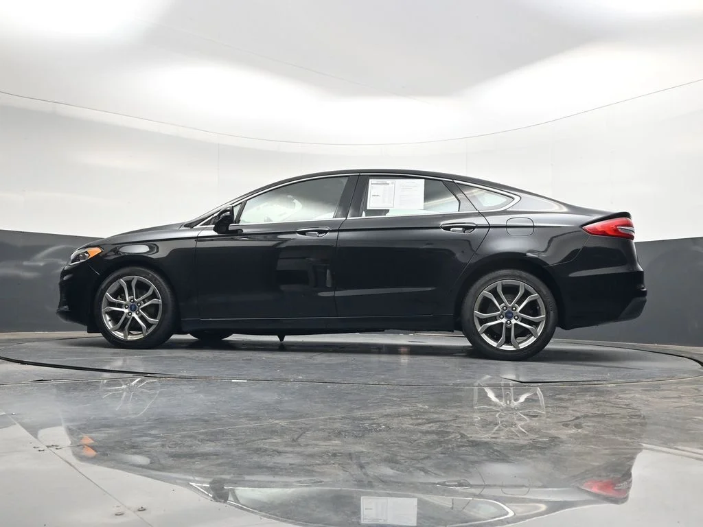 Used 2019 Black Ford SEL image 46